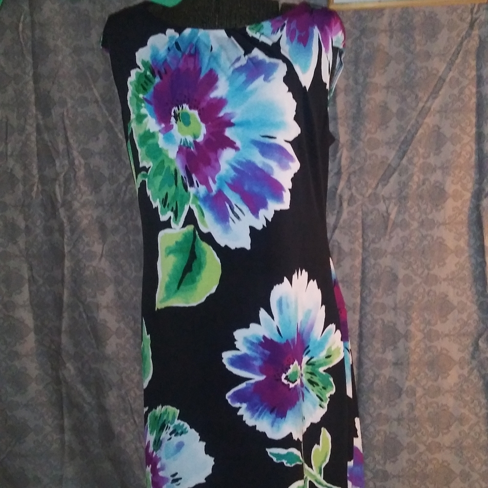 Cap sleeve dress with floral print no flaws